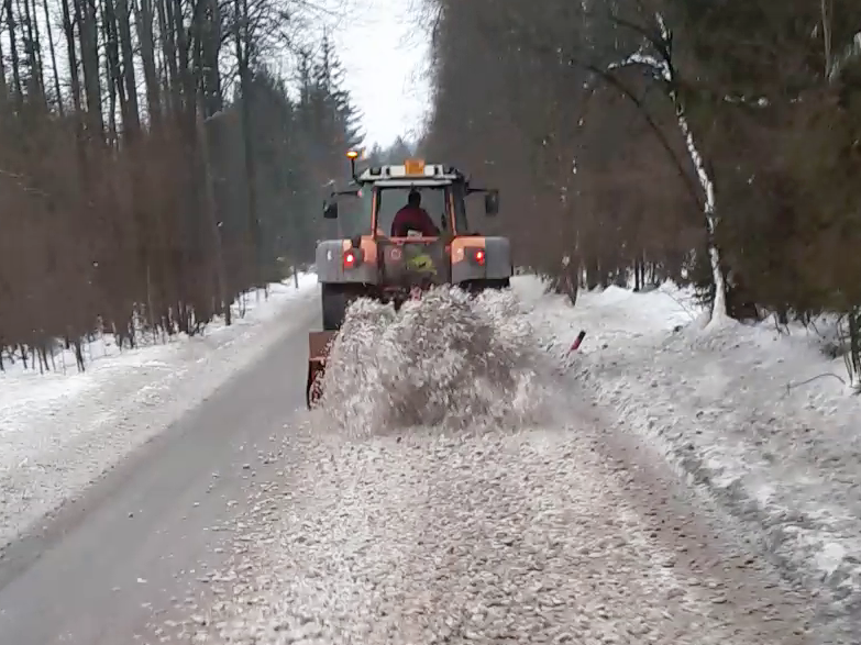 Silničáři na Valašsku nasadili ledořez / foto: SÚS Valašska